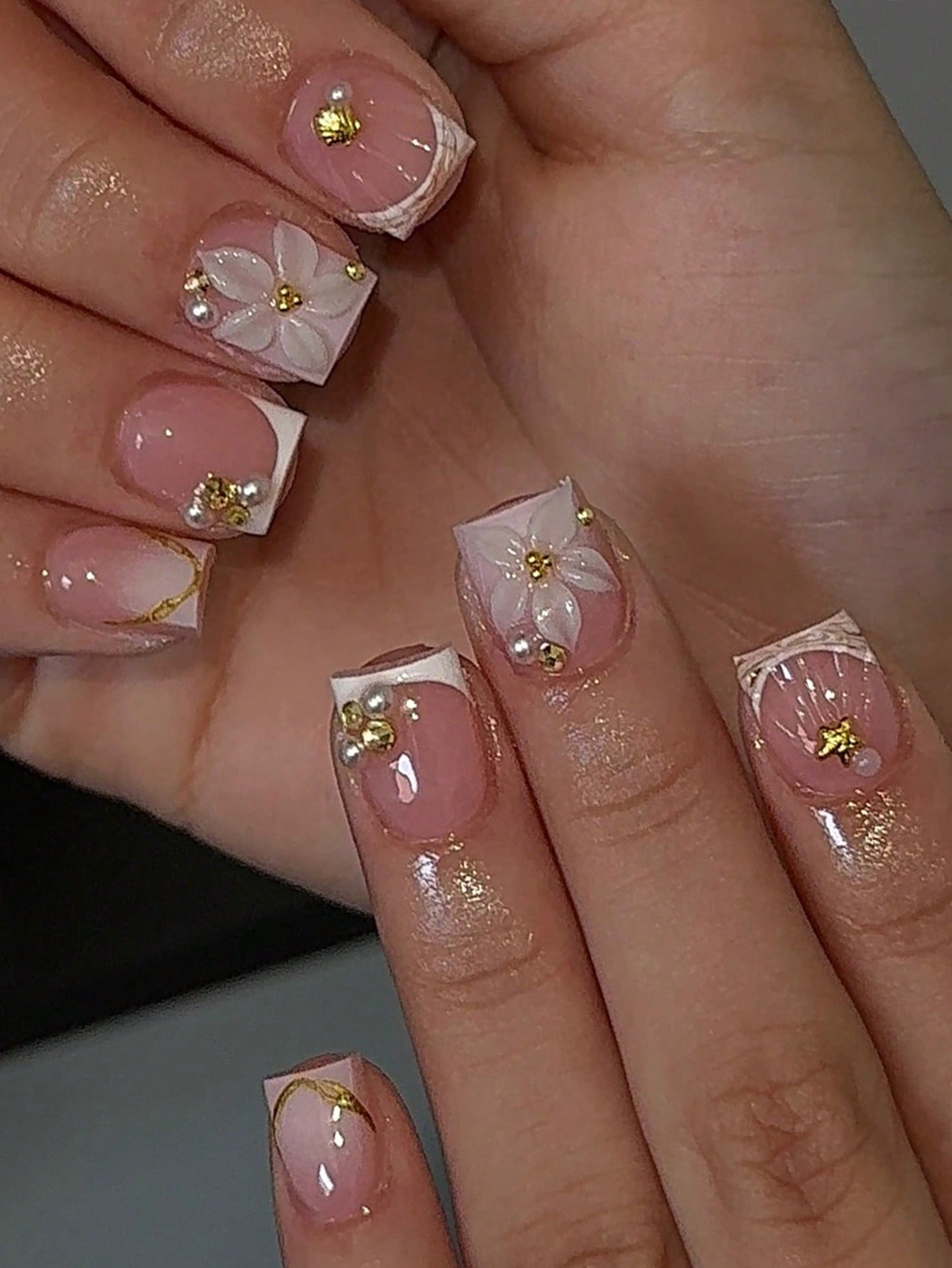 Nail Art Halal - 24 faux ongles carrés courts blancs