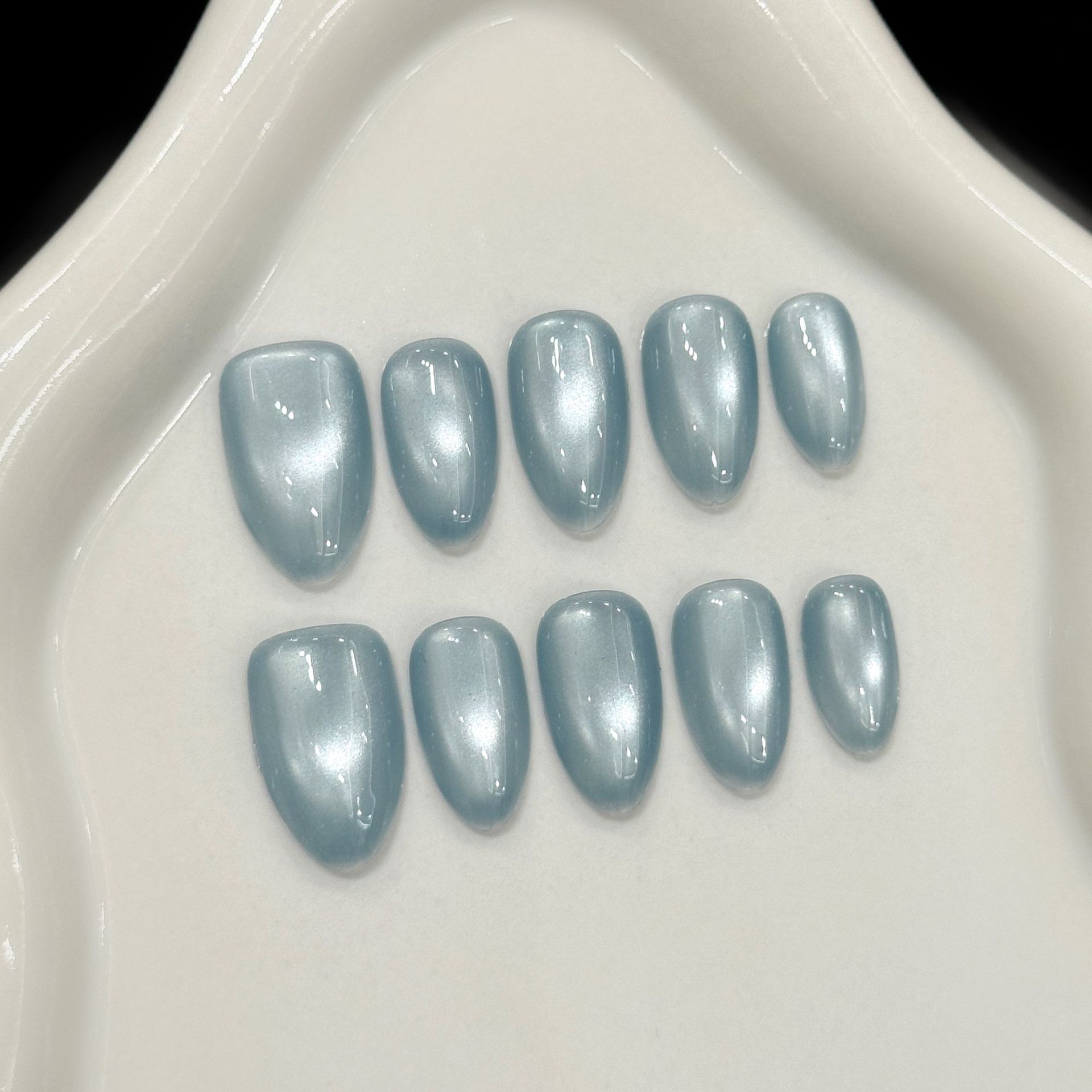Nail Art Cat Eye Simple - 10 faux ongles courts en forme