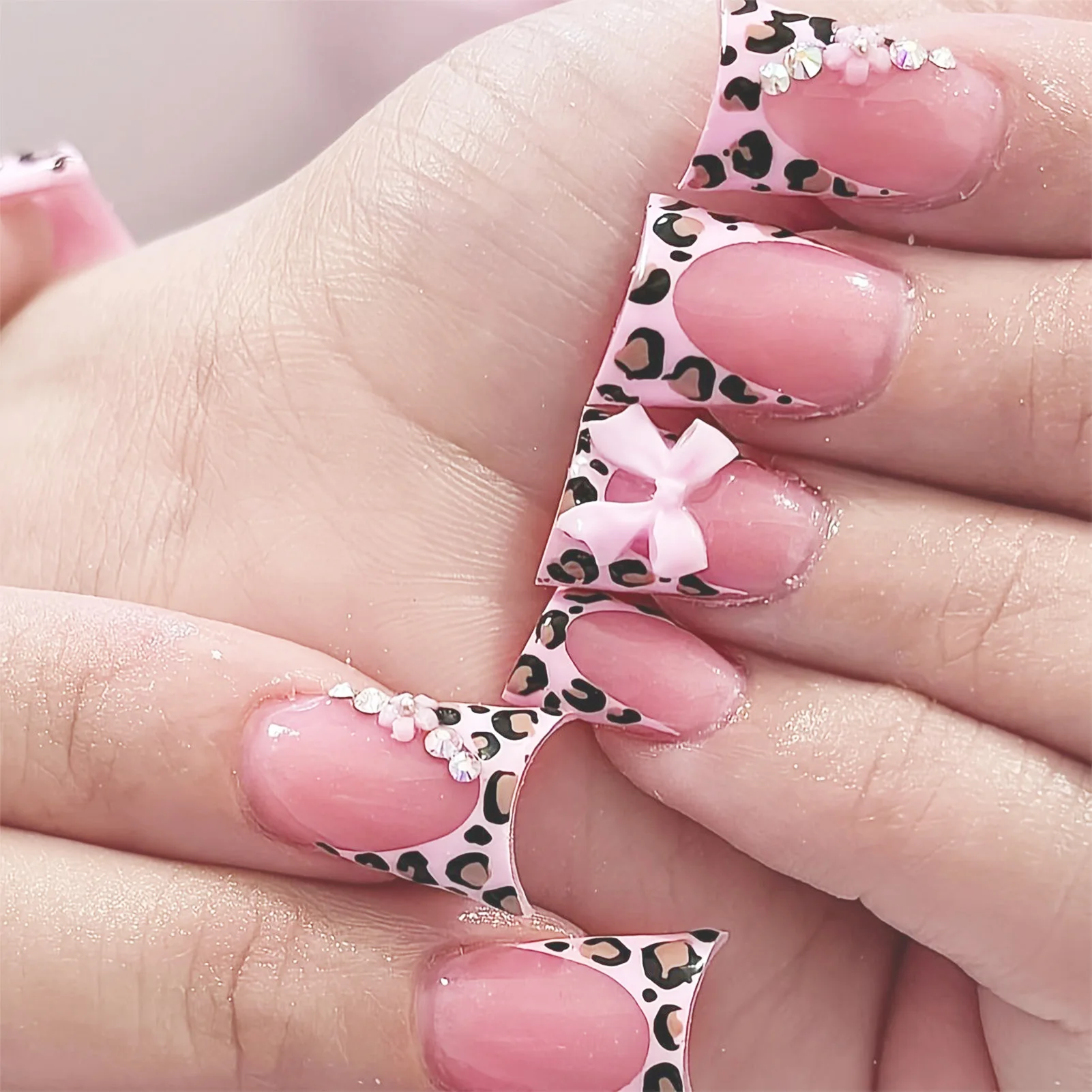Nail Art Leopard - 24 faux ongles courts à presser,